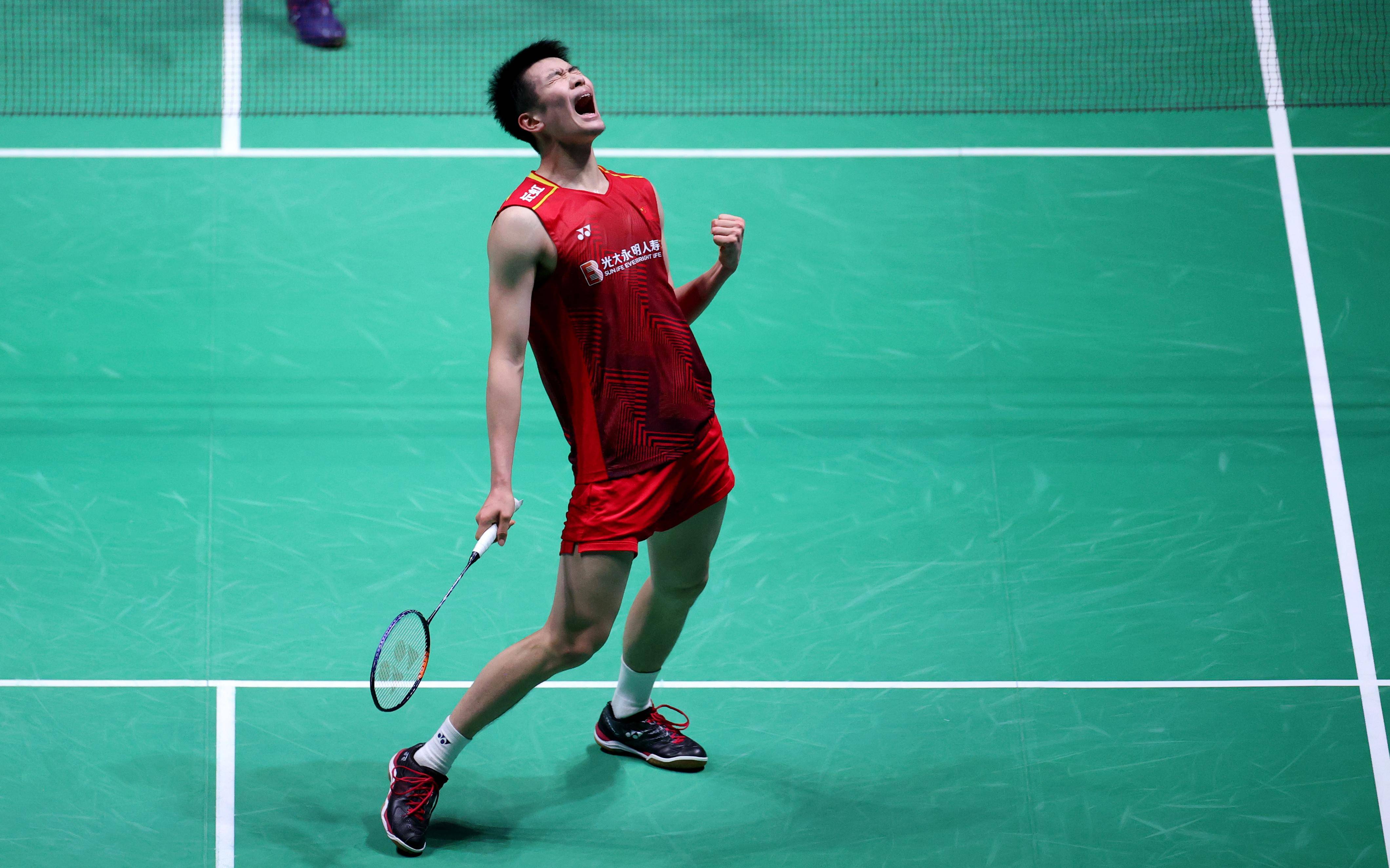羽毛球选手刷新世界纪录，震撼全场