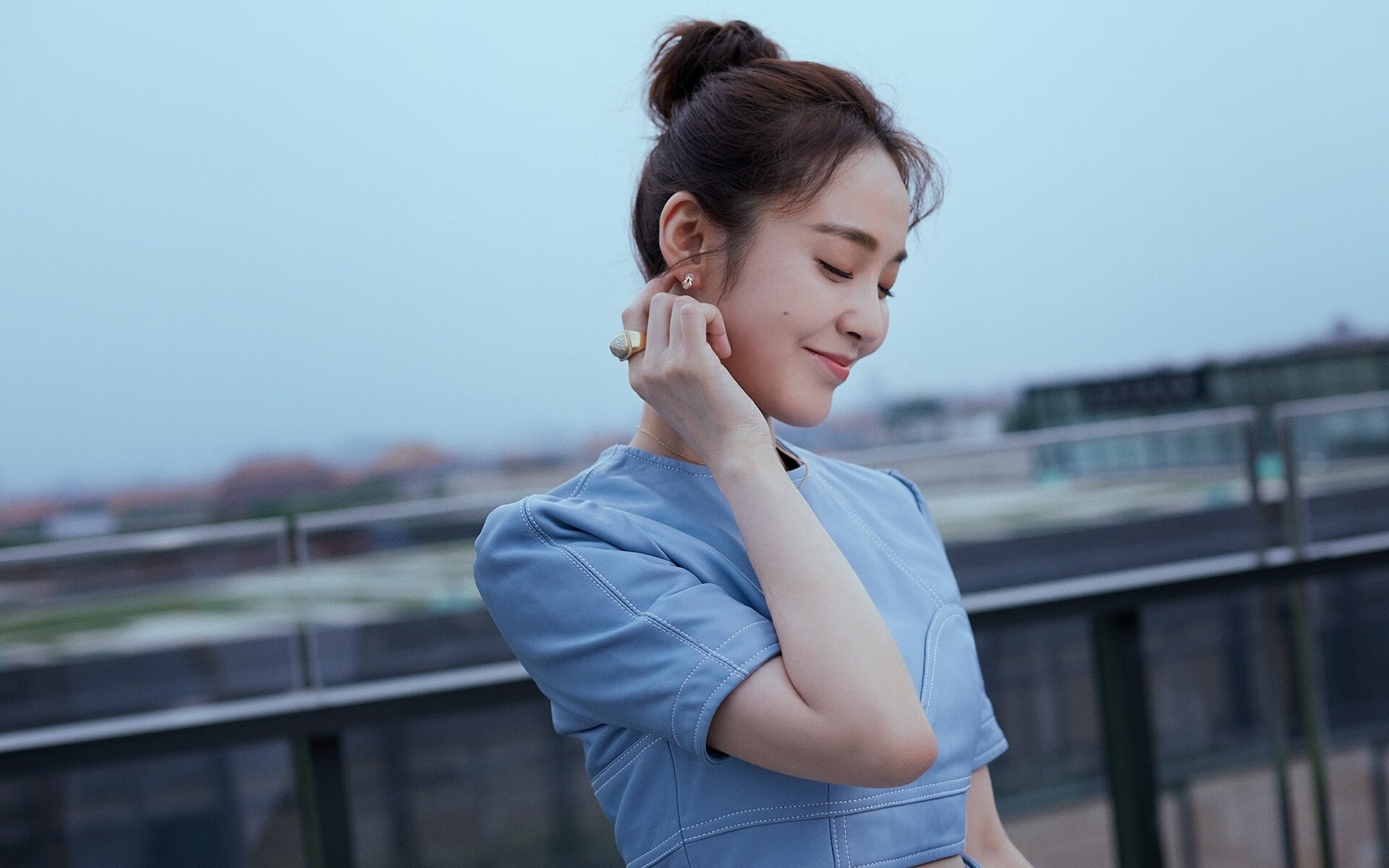 华体会官网-橙衣风暴席卷华沙，贝林厄姆铸就生死战唯一剧本